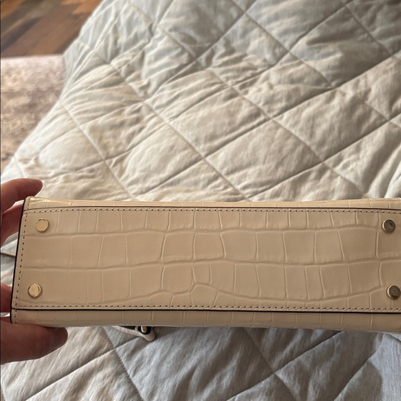 Kate Spade Ivory Croc-Embossed Satchel/Crossbody New - Picture 6 of 7